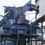 履帶式移動站與輪胎式移動站哪個(gè)更適合建筑垃圾處理工程項(xiàng)目 3 立軸沖擊式破碎機(jī)提高出砂量的5大因素!
